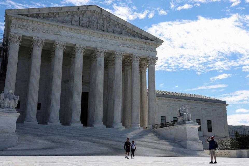 PHOTO: FILE PHOTO: People visit the U.S. Supreme Court building in Washington, U.S., August 31, 2023. REUTERS/Kevin Wurm/File PhotoPeople visit the Supreme Court building in Washington, D.C., Aug. 31, 2023. (Kevin Wurm/Reuters, FILE)