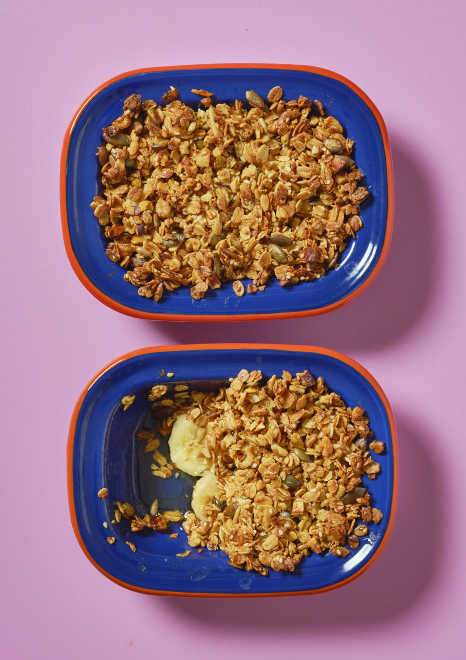 Banana crumble in a dish