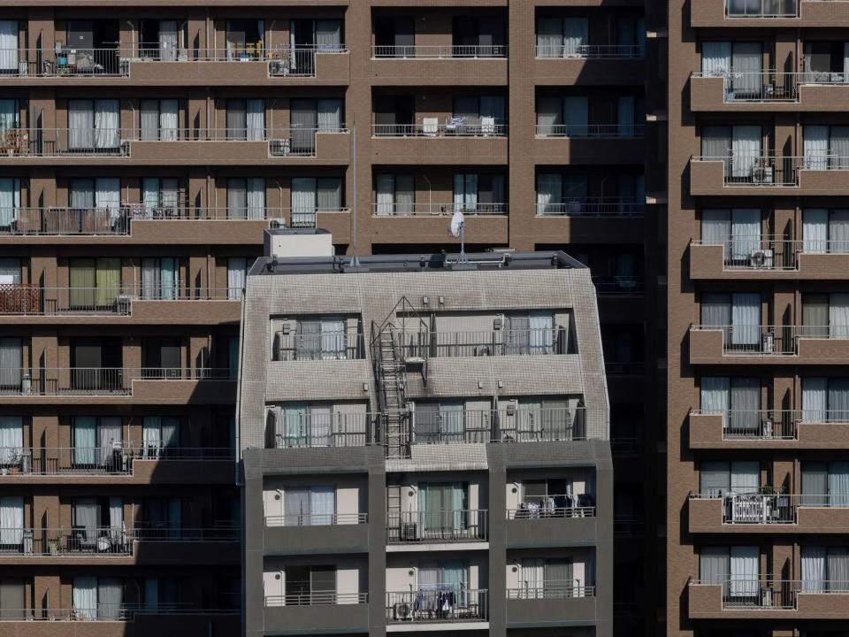 Wohnblocks sind im Stadtteil Shinagawa in Tokio abgebildet. - Copyright: David GANNON/AFP