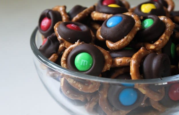 Chocolate Pretzel Bites