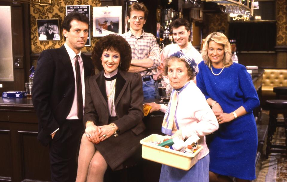 Leslie Grantham dead: Co-star Anita Dobson among EastEnders legends to pay tribute to ‘Dirty Den’ actor