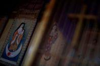 Imagenes de la Virgen María en la casa de Masaichi Kawasaki, de 69 años, una descendientes de los cristianos ocultos de Japón, en Nagasaki.