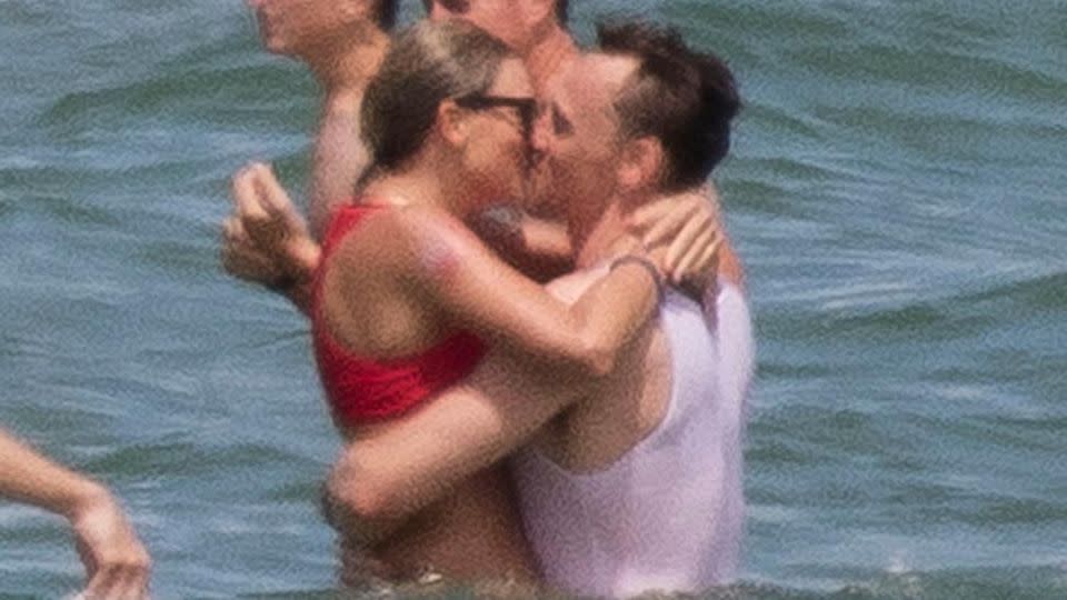 Taylor and Tom kissing in the sea at her Fourth of July party. Source: Splash News