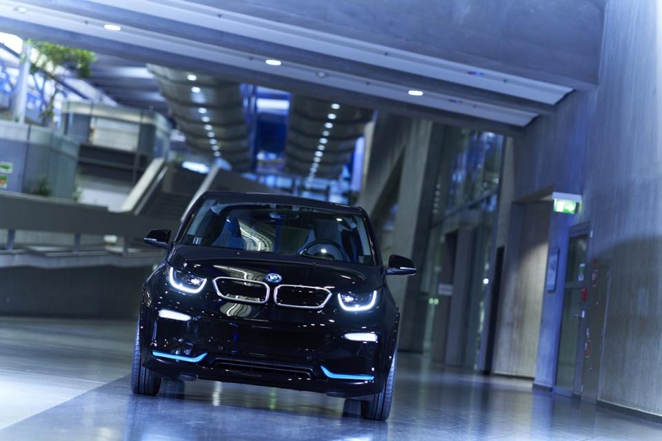 P90404318_highRes_200-000-bmw-i3-produ.jpg