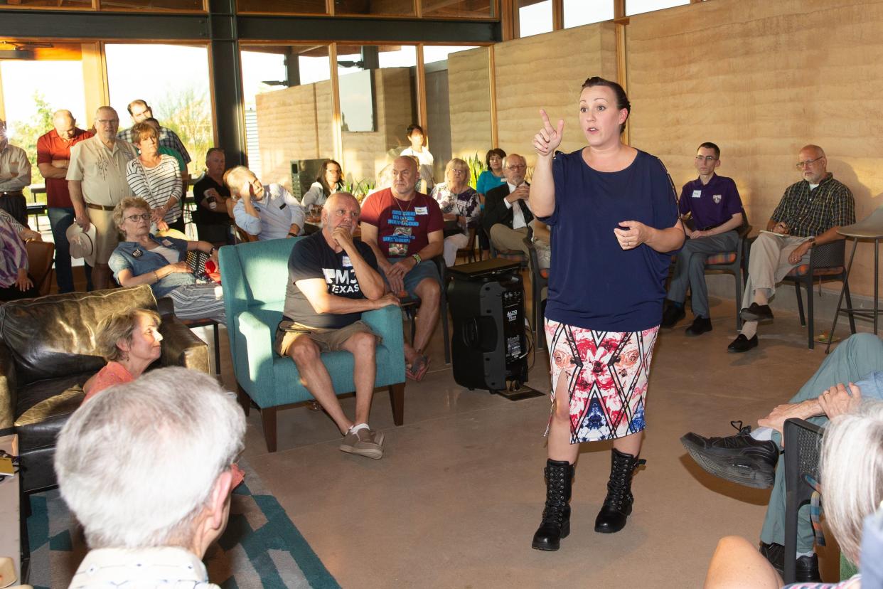 MJ Hegar, a Democratic candidate for U.S. Senate in Texas, speaks to voters in Georgetown, Texas, in 2018. (Photo: SUZANNE CORDEIRO/AFP via Getty Images)