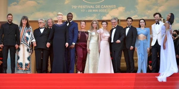 Cannes 2022: manifestante contra la guerra en Ucrania irrumpe en alfombra roja de la nueva película de George Miller