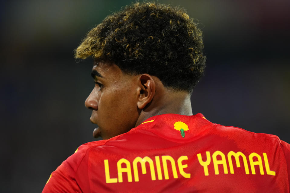 Lamine Yamal, extremo derecho de España y FC Barcelona durante el partido de semifinal de la UEFA EURO 2024 entre España y Francia en el Munich Football Arena el 9 de julio de 2024 en Munich, Alemania. (Foto de José Bretón/Pics Action/NurPhoto vía Getty Images)