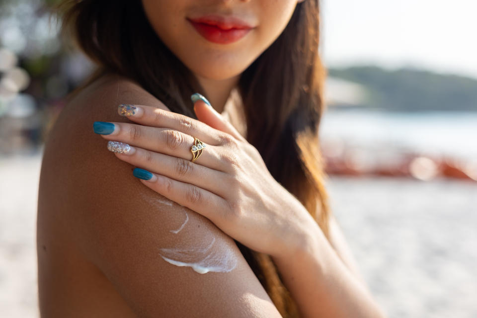 防曬最主要就是「避免紫外線造成皮膚的損傷」，包括立即可能會產生的明顯曬紅、曬傷，或是長期累積的日光老化、皮膚癌之類的都包含在內，這就是為什麼要使用防曬的主因。