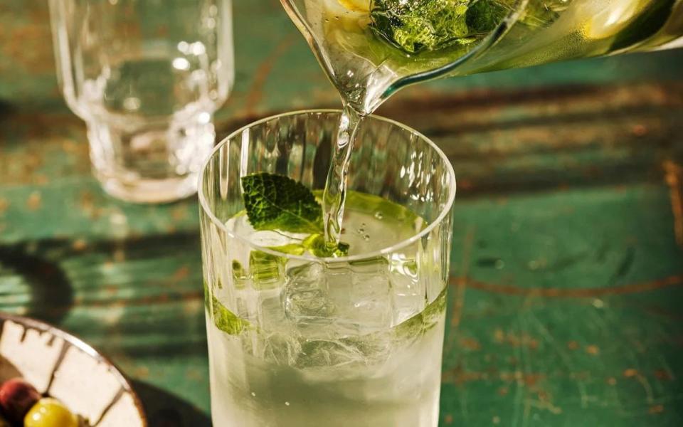 gin and mint cocktail - Haarala Hamilton