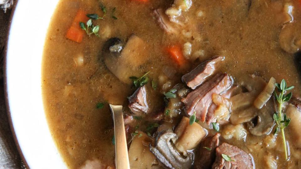 slow cooker beef barley soup