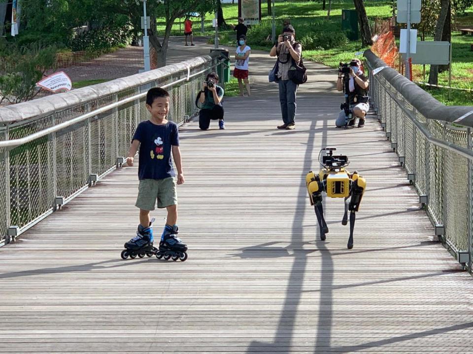 Singapore uses robot dog for social distancing