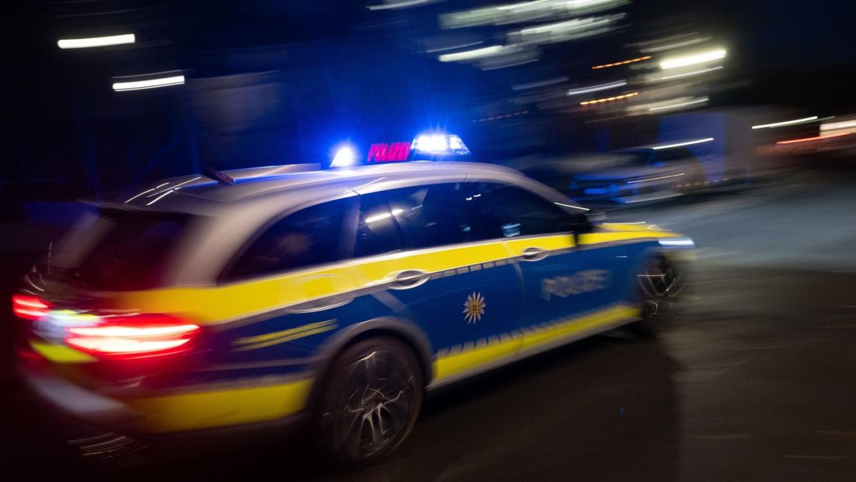 Nach einem Unfall mit zwei toten Frauen in Nürtingen ermittelt die Polizei. (Bild: dpa)