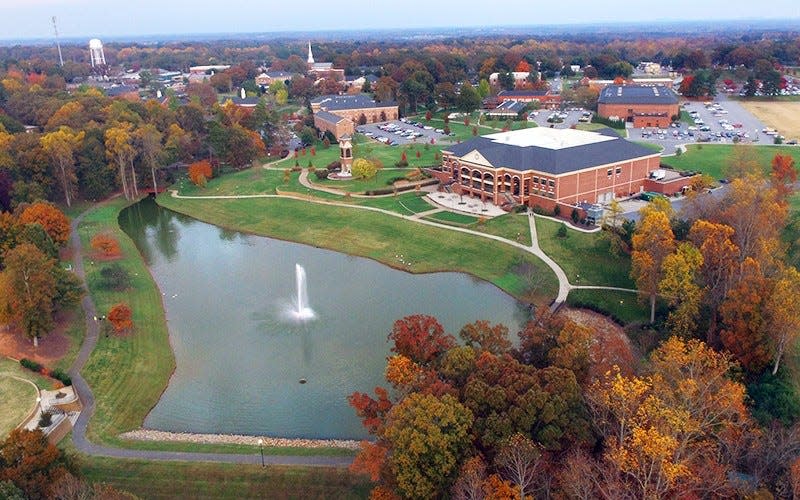 Gardner-Webb University recognizes students.