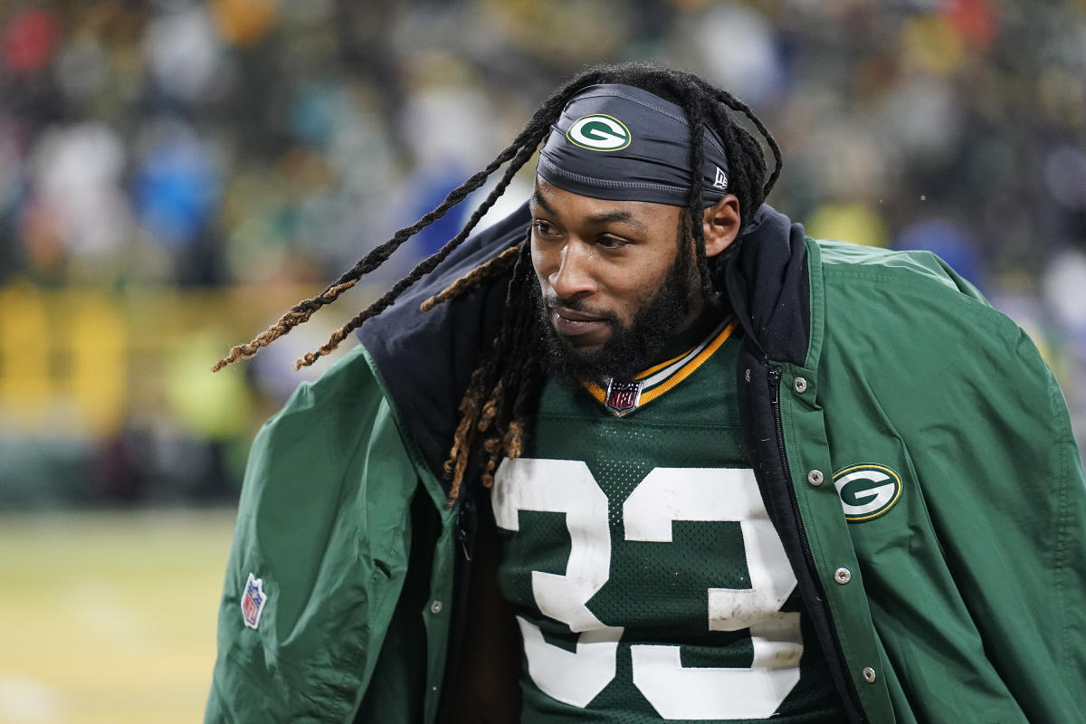 Analyzing Aaron Jones and Miles Sanders for 2022 drafts