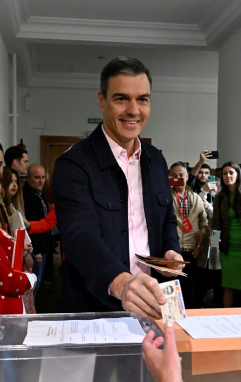 Los resultados del domingo supondrán un duro golpe para el presidente del Gobierno socialista, Pedro Sánchez