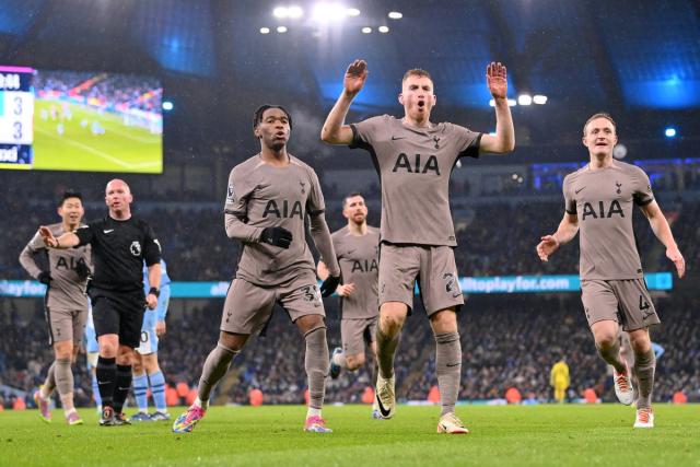 Guglielmo Vicario of Tottenham Hotspur celebrates after Dejan News Photo  - Getty Images