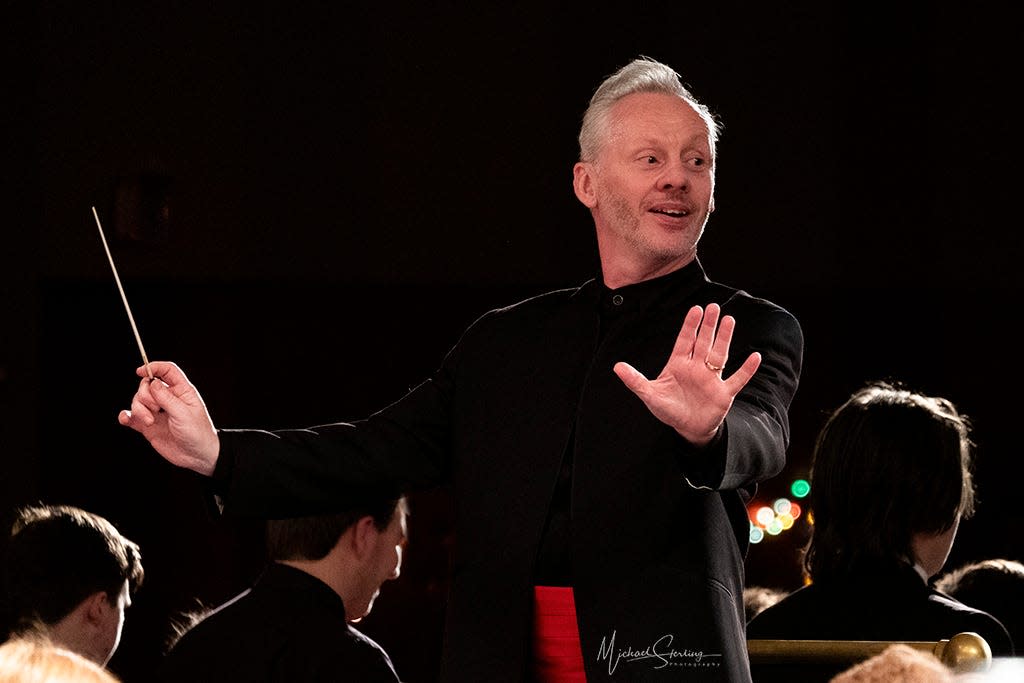 John Page will conduct the Portsmouth Symphony Orchestra at its Holiday Pops concerts on Dec. 18 and 19.