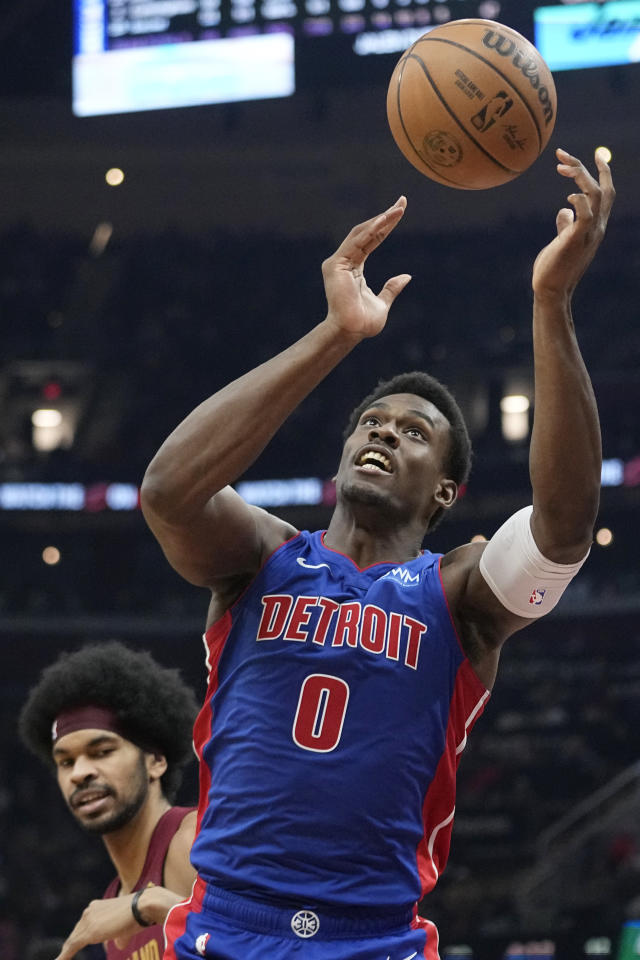 Donovan Mitchell scores 45 as Cavs handle Pistons