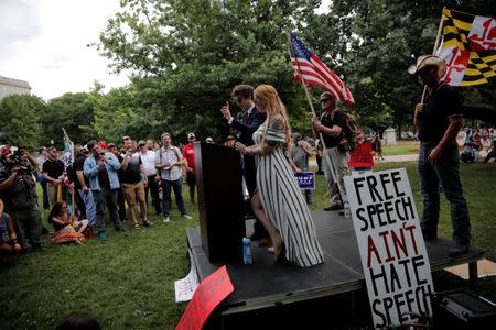 People attend a rally about free speech outside of the White House in Washington, U.S., June 25, 2017. REUTERS/Carlos Barria