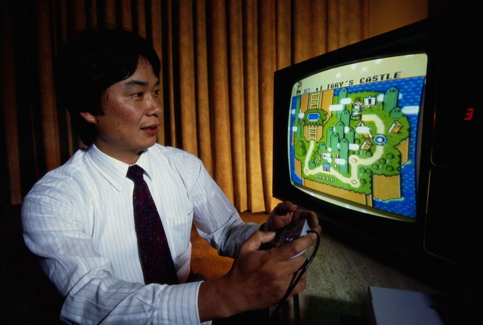 shigeru miyamoto playing super mario world