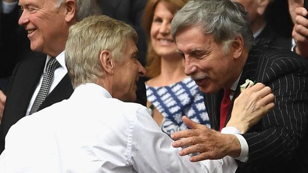 Stan Kroenke y Arsene Wenger han mantenido una relación cordial desde que el magnate estadounidense se convirtió en el máximo accionista del Arsenal.