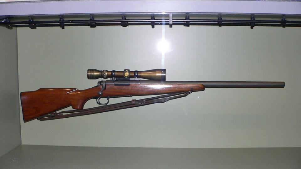 M40 sniper rifle with Redfield 3x9x40 scope, used by Sgt. Charles “Chuck” Mawhinney, is displayed at the National Museum of the Marine Corps. (Charles “Chuck” Mawhinney via DVIDS)