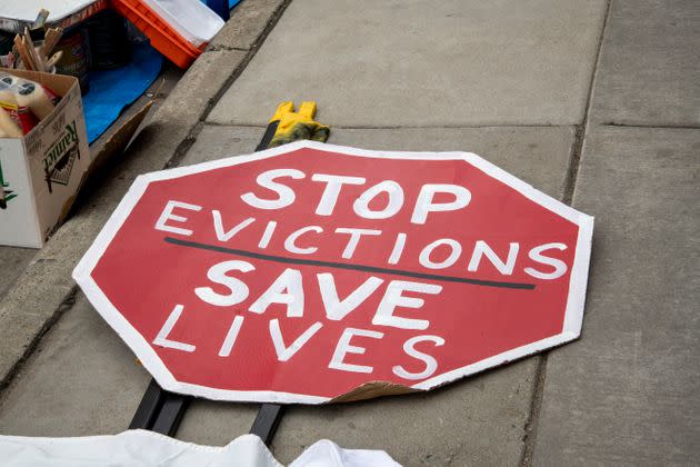 Protesters in Minneapolis rally to stop housing evictions during the pandemic. (Photo: UniversalImagesGroup via Getty Images)