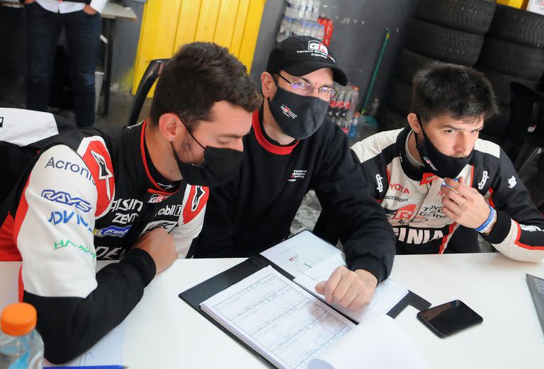 Pechito López (izquierda) y Matías Rossi (derecha), el dúo más fuerte de pilotos en la tradicional 200 Kilómetros de Buenos Aires.