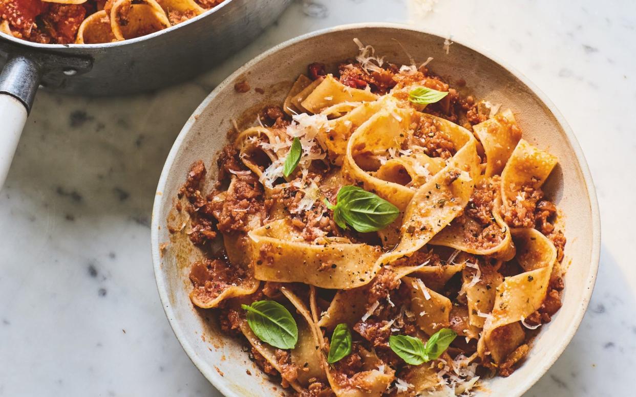 Cauliflower ragù - Lizzy Mayson