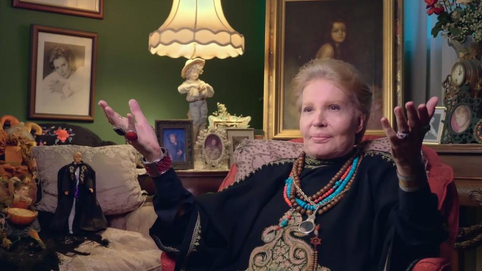 Walter Mercado en una entrevista durante el documental.