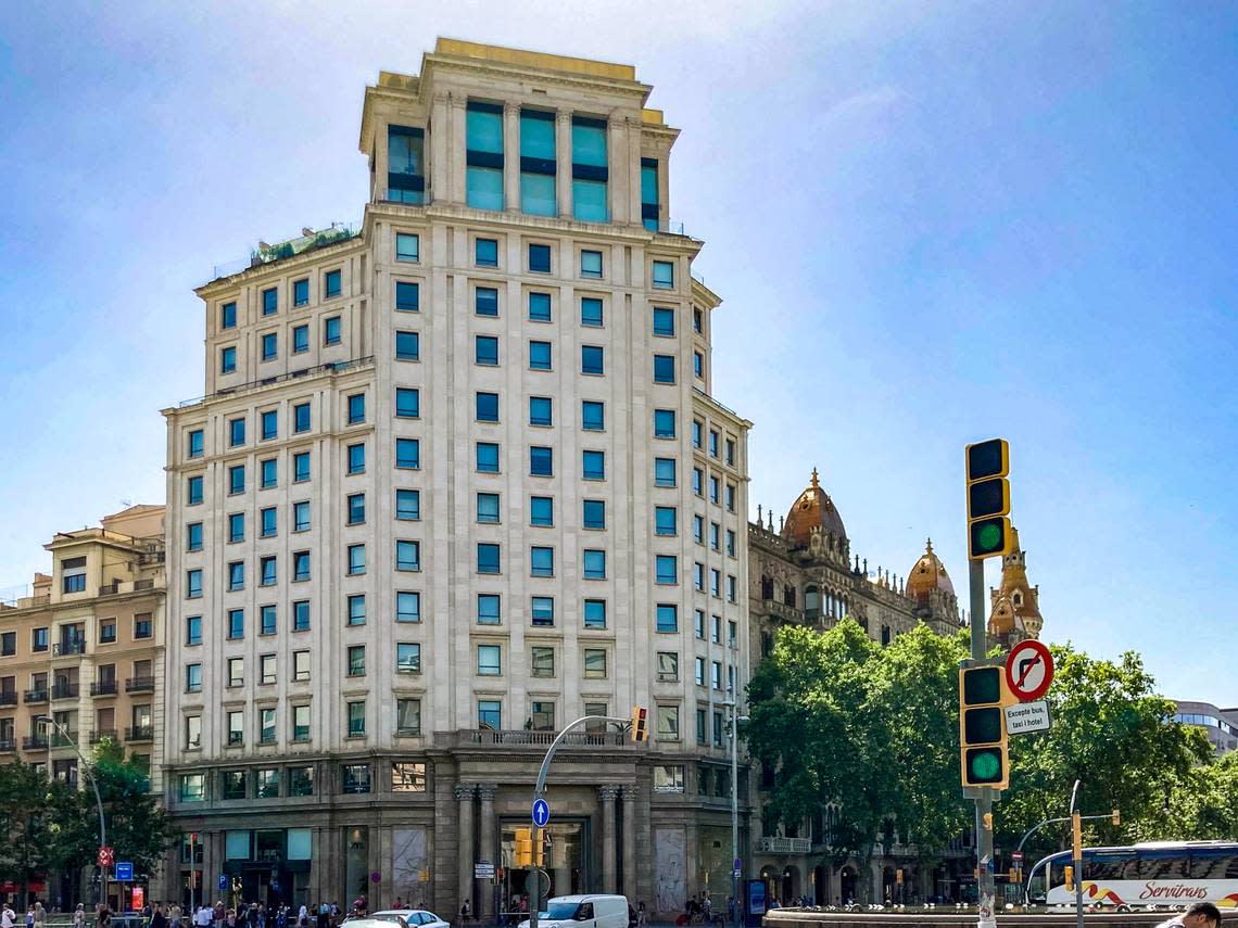 An apartment building in Spain where property linked to Pedro Luis Martín Olivares is located.