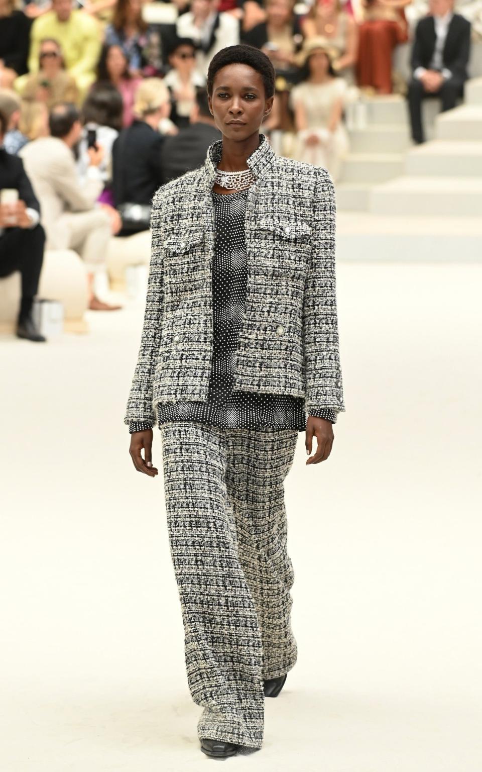  Chanel Haute Couture Fall Winter 2022/23 show - Pascal Le Segretain