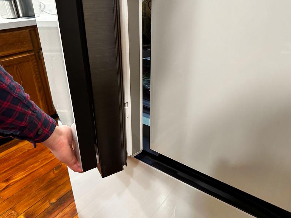 handleless doors on samsung bespoke refrigerator