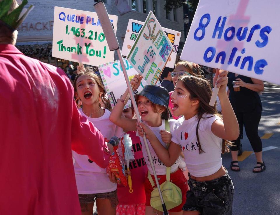 Screaming teen-age girls satirize the lack swiftness in getting Taylor Swift tickets. The 39th Annual King Mango Strut, Coconut Grove’s famous and most iconic satirical parade, took place on Sunday, January 8, 2023 to kick off the month-long celebration of the 150th Anniversary of the founding of Coconut Grove. This year’s theme, “The Queen is Dead, Long Live the King,” honors the reign of a new era and a renaissance for this special event focusing on inclusivity, acceptance and fun.