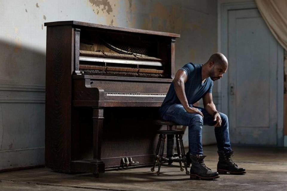 Gospel star Kirk Franklin will bring The Reunion Tour to the T-Mobile Center on Oct. 29.