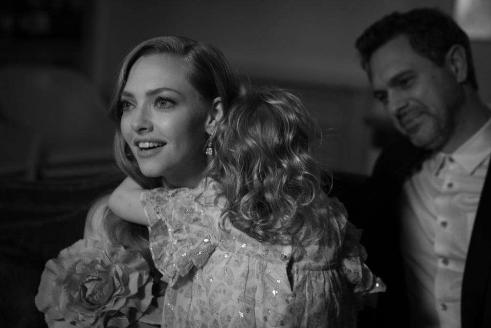 An Intimate Look at Amanda Seyfried’s Virtual Golden Globes Celebration