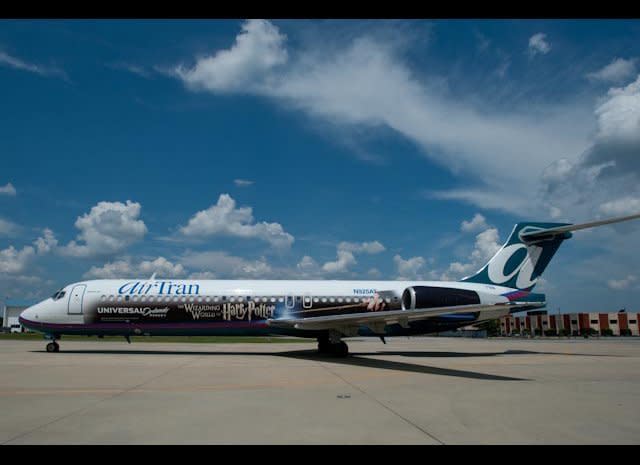 AirTran partnered with Universal Orlando Resort to put Harry Potter on the side of this 717.