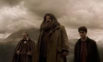 <p>Ruhig war es in den letzten Jahren hingegen um Robbie Coltrane (Mitte), der in der "Harry Potter"-Reihe den gutmütigen Halbriesen Hagrid spielte. Das hatte seine Gründe ... (Bild: Warner Bros.)</p> 