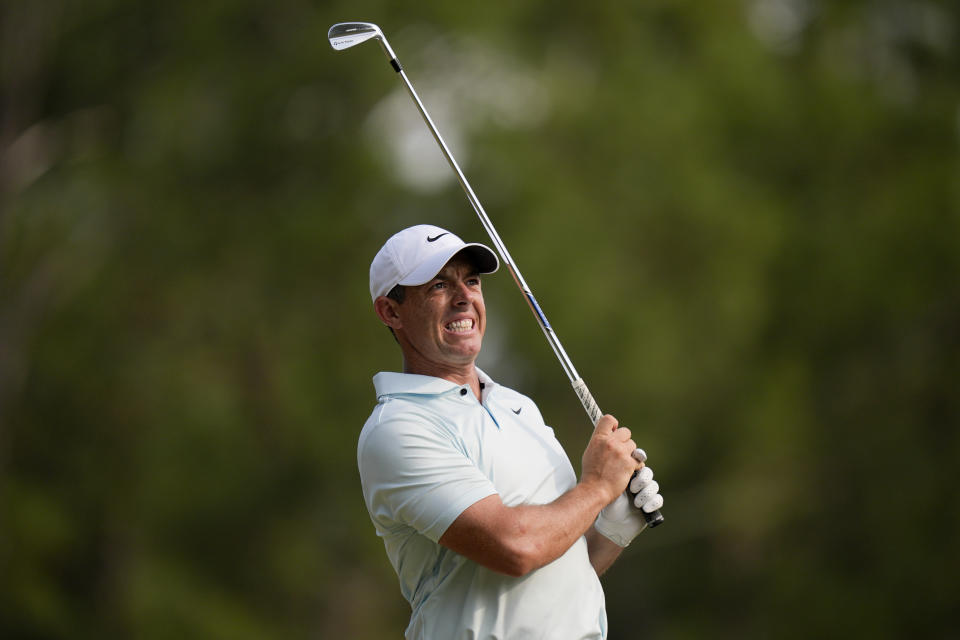 Rory McIlroy, of Northern Ireland, watches his tee shot on the 15th hole during the final round of the U.S. Open golf tournament Sunday, June 16, 2024, in Pinehurst, N.C. (AP Photo/Frank Franklin II)