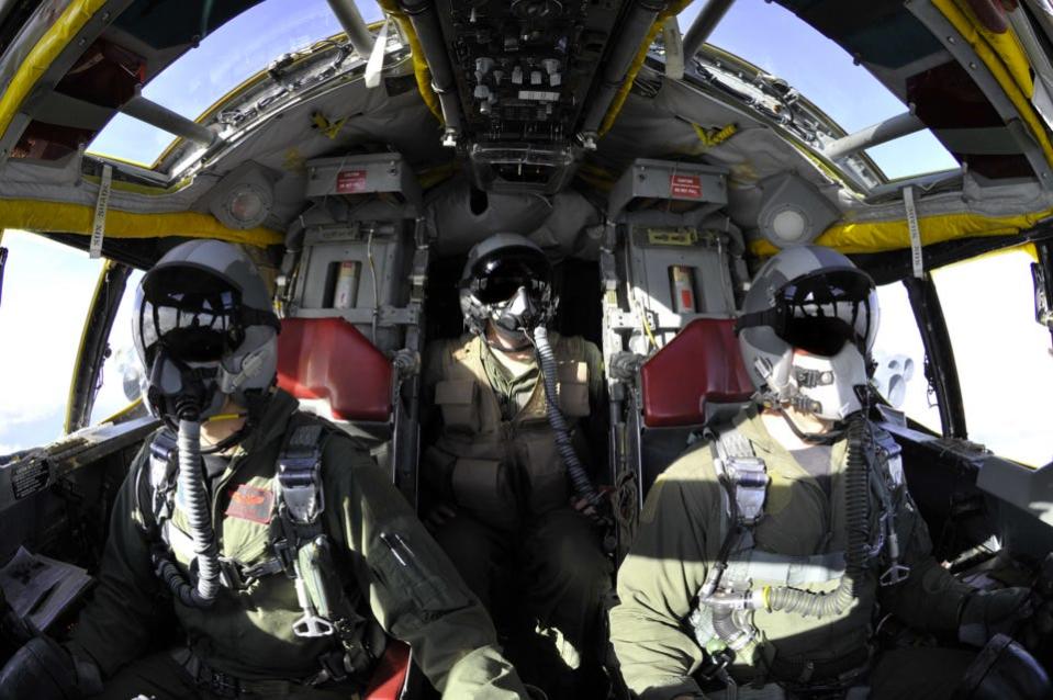 b-52 b 52 pilot cockpit