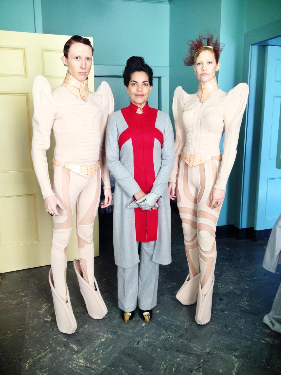 Jordan Woods-Robinson with Sarita Choudhury and another cast member, during production of <em>The Hunger Games: Mockingjay — Part 1</em>. (Photo: <a href="http://jordanwoods-robinson.com/" rel="nofollow noopener" target="_blank" data-ylk="slk:Jordan Woods-Robinson.com;elm:context_link;itc:0;sec:content-canvas" class="link ">Jordan Woods-Robinson.com</a>)