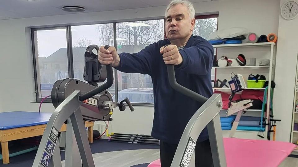 Eamonn Holmes has been doing exercises to help his trapped sciatic nerve