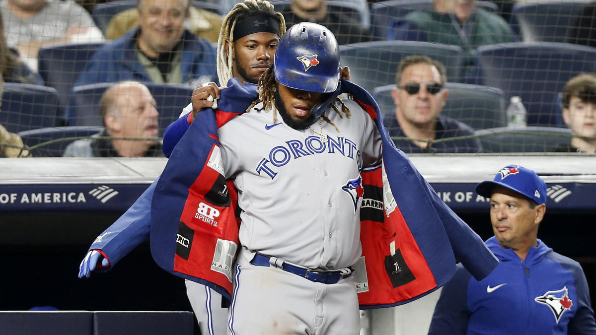 Guerrero slugs 3 HRs despite gash on hand, Blue Jays beat Yankees