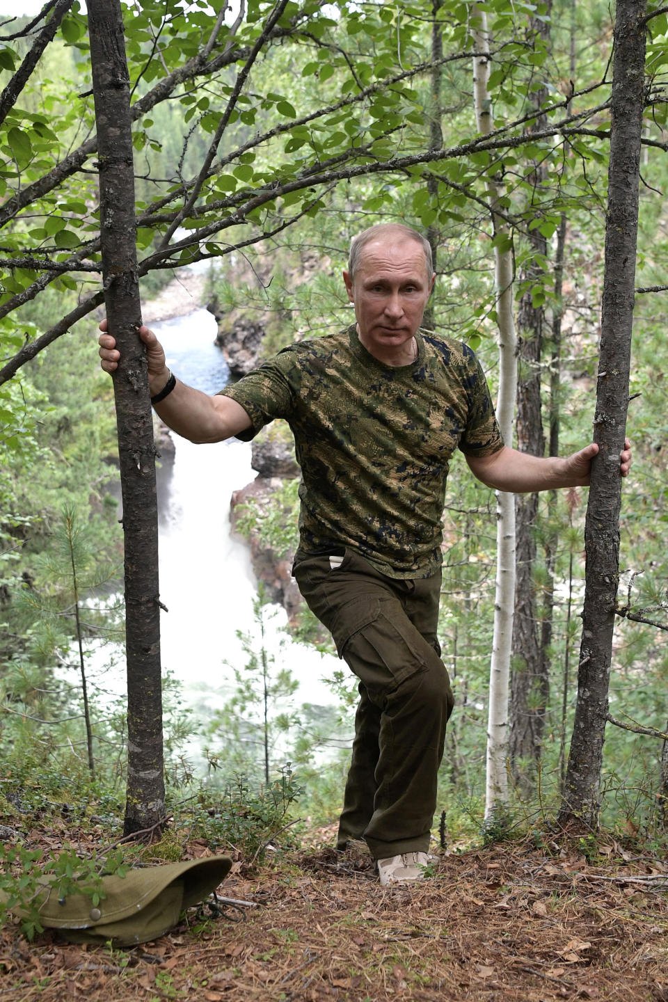 Putin poses for a photo during&nbsp;a trip to Tyva in early August 2017.&nbsp;