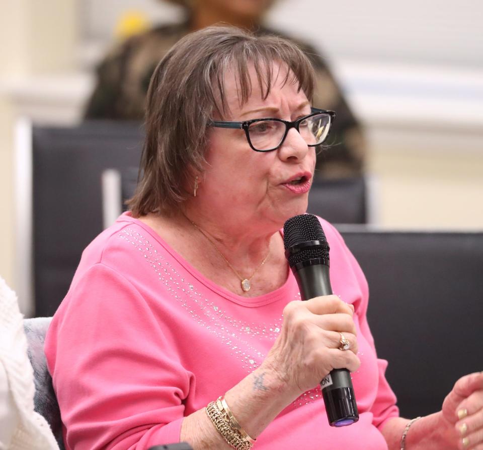 Audrey Thomas, a resident of Asbury Terrace, speaks during a meeting with Mountco Construction representatives at the Tarrytown Senior Center April 8, 2024.