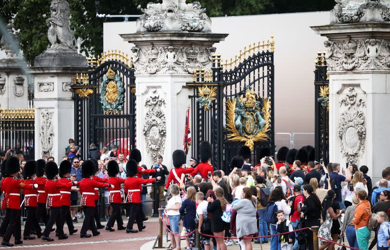 Foto del lunes del cambio de guardia en el Palacio de Buckingham