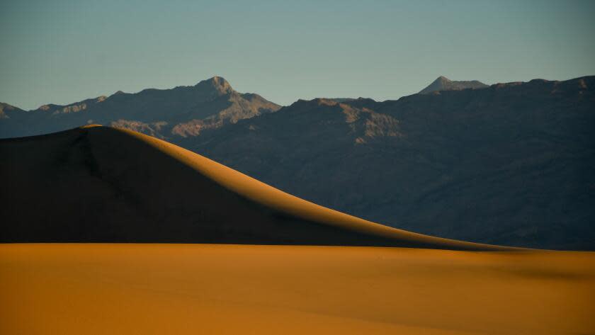 Mesquite Flat Sand Dunes, Death Valley National Park.