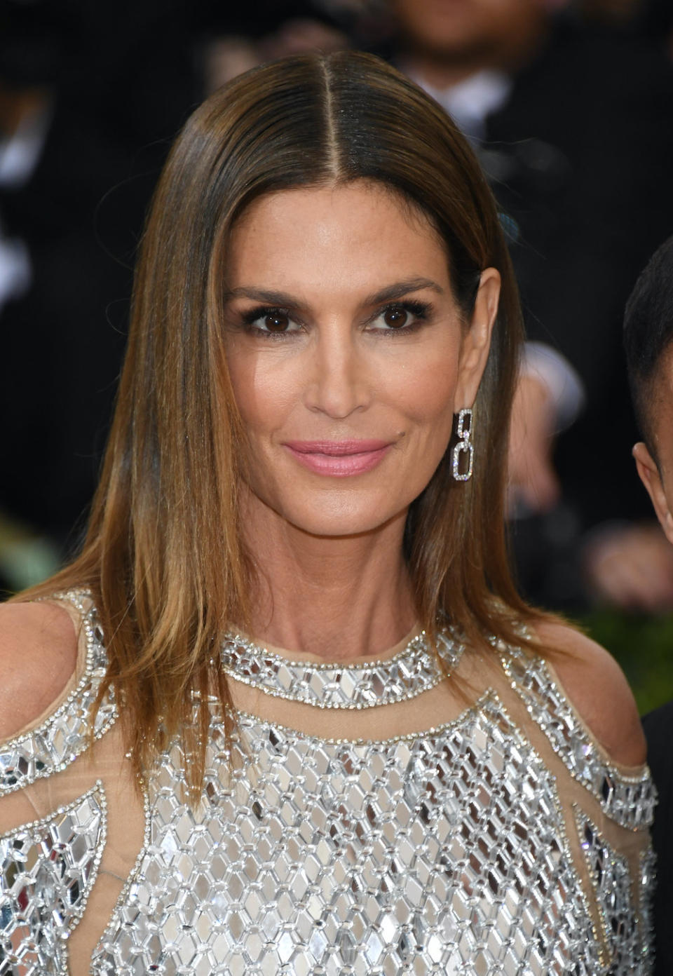 Cindy Crawford's smokey eye and pink lip