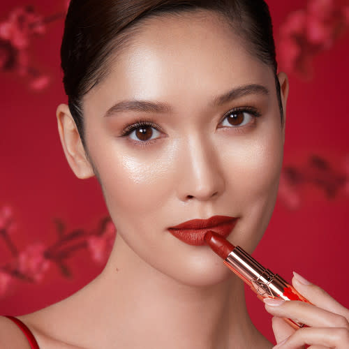 農曆新年2023｜名牌兔年特別版美妝合集！NARS 、shu uemura推出應節新色調唇釉