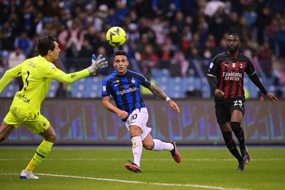 RIYADH, SAUDI ARABIA - JANUARY 18: Lautaro Martinez of FC Internazionale in action during EA Sports Supercup match between AC Milan and FC Internazionale at King Fahd International Stadium on January 18, 2023 in Riyadh, Saudi Arabia. (Photo by Mattia Ozbot - Inter/Inter via Getty Images)